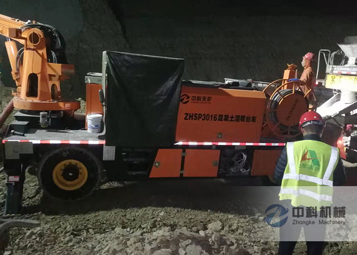 ZHSP3016混凝土濕噴台車施工現場-2