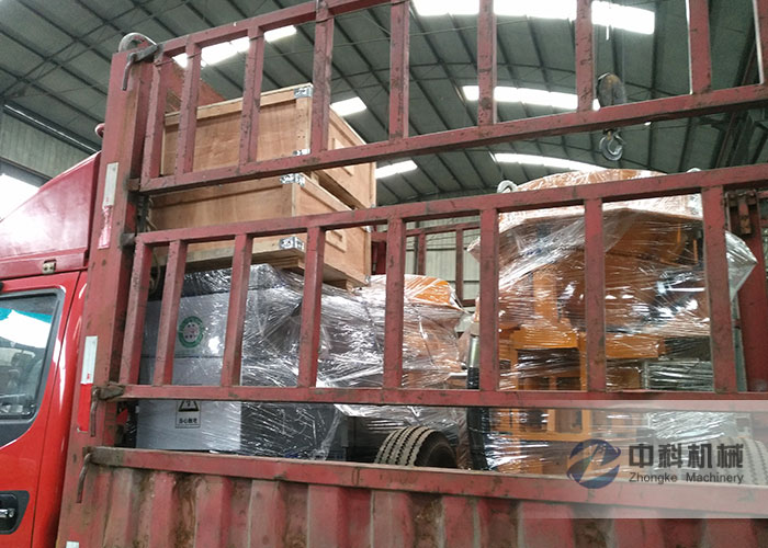 南（nán）寧轉子（zǐ）式混凝土濕噴機發貨現場-0