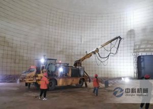 工程底盤混凝土濕噴台車施工現場（chǎng）