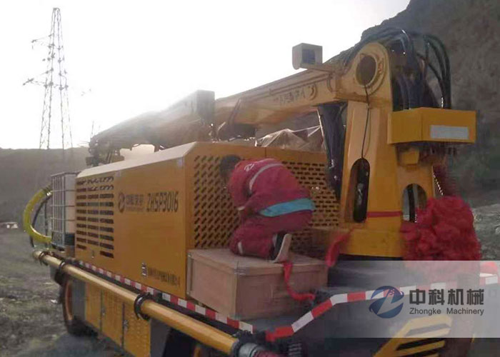 工程混凝土濕噴台車施工現場-2