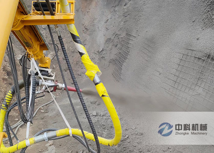 大（dà）型混凝土濕噴台車施（shī）工現場-2