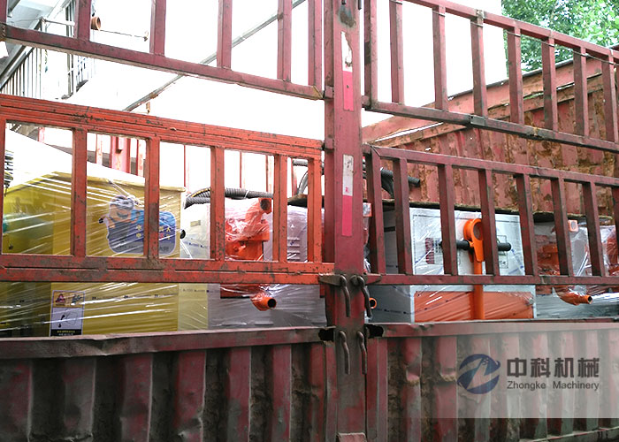 南（nán）昌雙液注漿機、PZ-6混凝土噴（pēn）漿機發貨現場