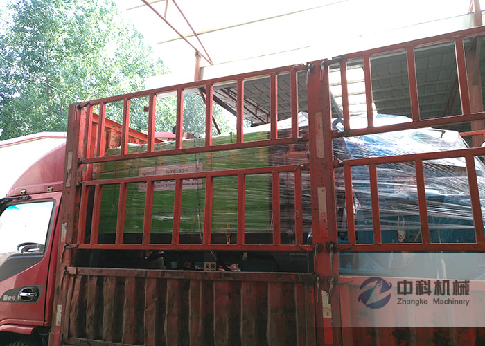 90型液壓混（hún）凝土濕噴機（jī）發貨現場