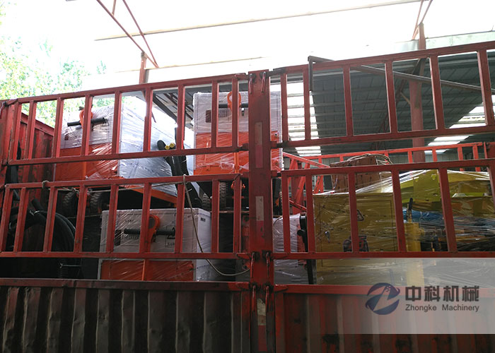 成都雙液注漿機、PZ-6混凝土噴漿機發貨現（xiàn）場-0