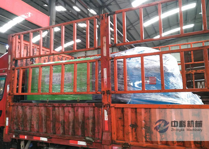 90A小型混凝土濕（shī）噴機發貨現（xiàn）場-0