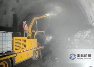 隧道機械臂濕噴機施工現場
