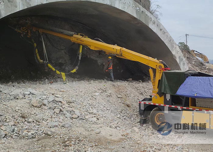 隧道濕噴機械臂施工現場-0