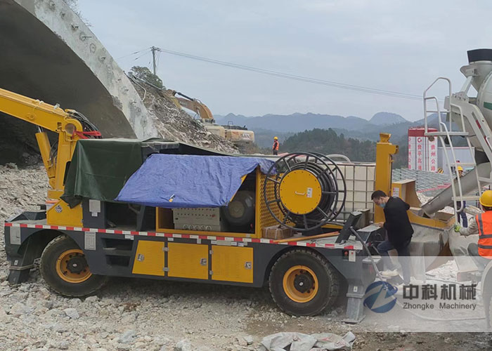 隧道濕噴機械臂施工現場-1