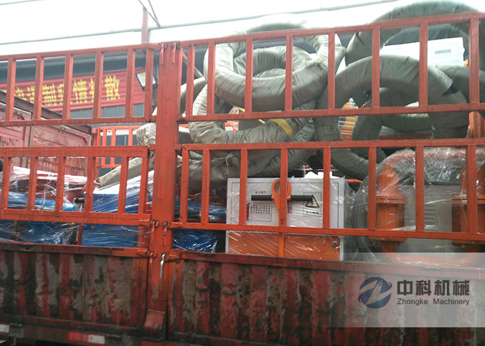 福州（zhōu）水（shuǐ）泥砂漿注漿（jiāng）機（jī）、PZ-6混凝土噴漿機發貨現場