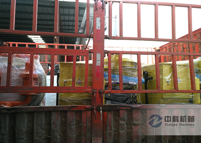 蘭州水泥砂漿注漿機、PZ-6混（hún）凝土噴漿（jiāng）機發貨現場