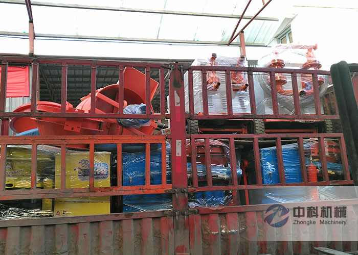 南寧液壓（yā）注漿機、PZ-6混凝土噴漿機及灰漿攪拌機發（fā）貨現場