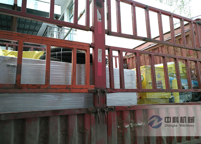 太原雙（shuāng）液注漿（jiāng）機、PZ-6混凝土噴漿機發貨現場（chǎng）