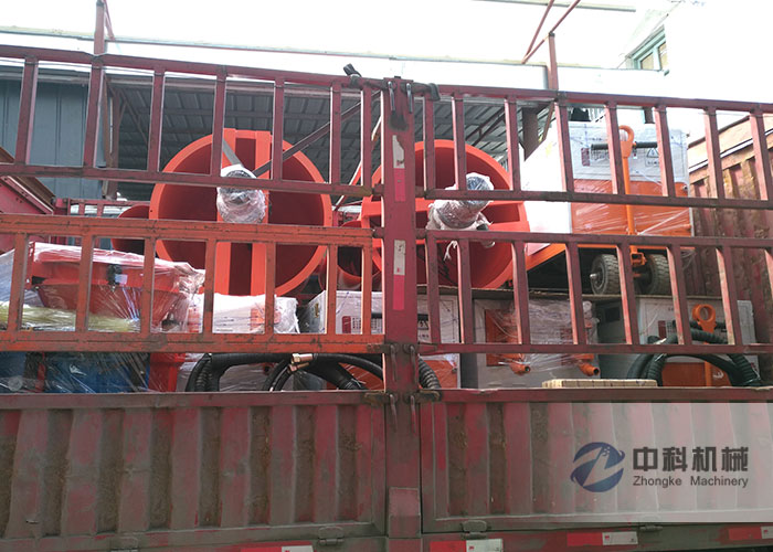 武漢雙液注漿機、PZ-6噴漿（jiāng）機、灰漿攪（jiǎo）拌機發貨現場